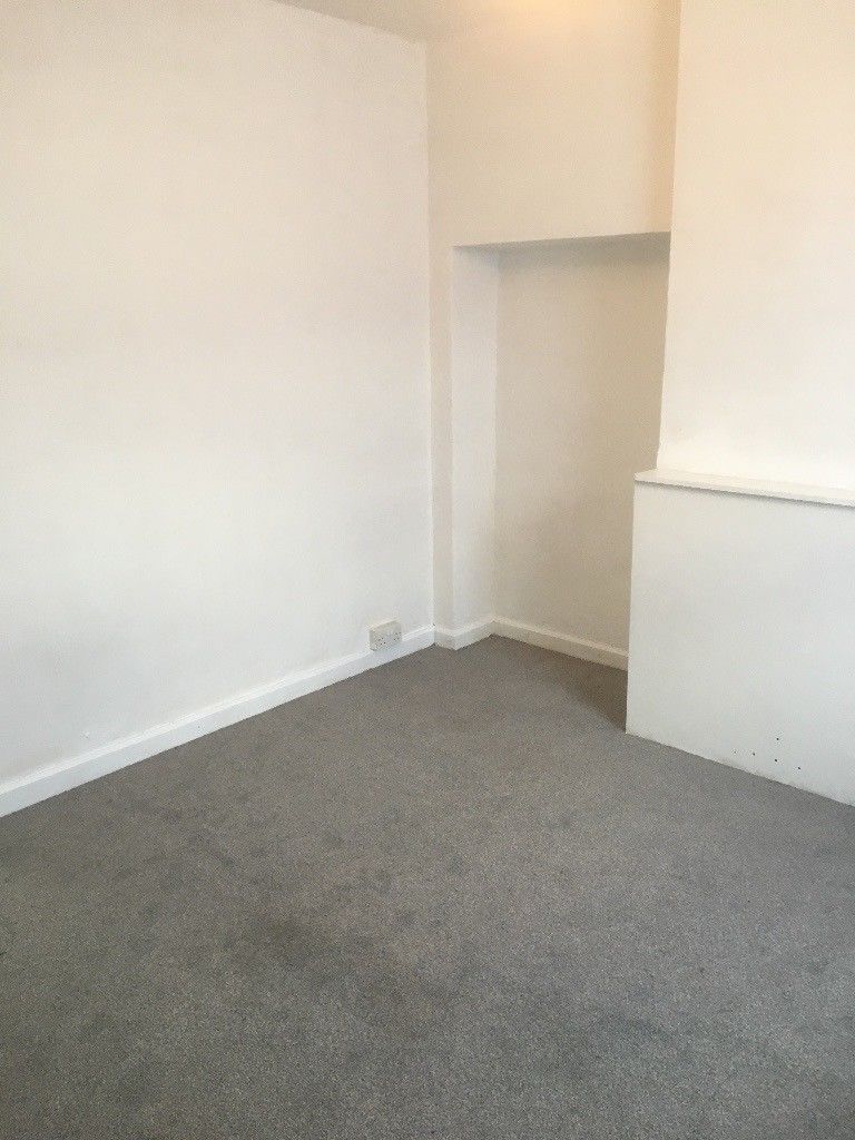 2 Bedrooms End Terrace House, 